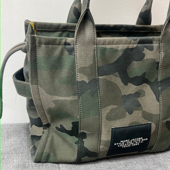 Marc Jacob’s Camo Large Tote Bag - Picture 5 of 11